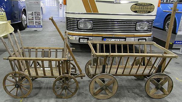 Auwärter Handwagen und Glas „Heuwagerl“