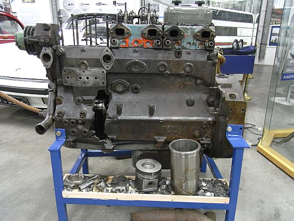 Henschel-Motor mit Lanova-Einspritzverfahren