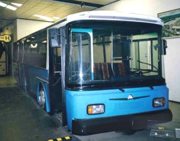 Neoplan N 814 Niederflur